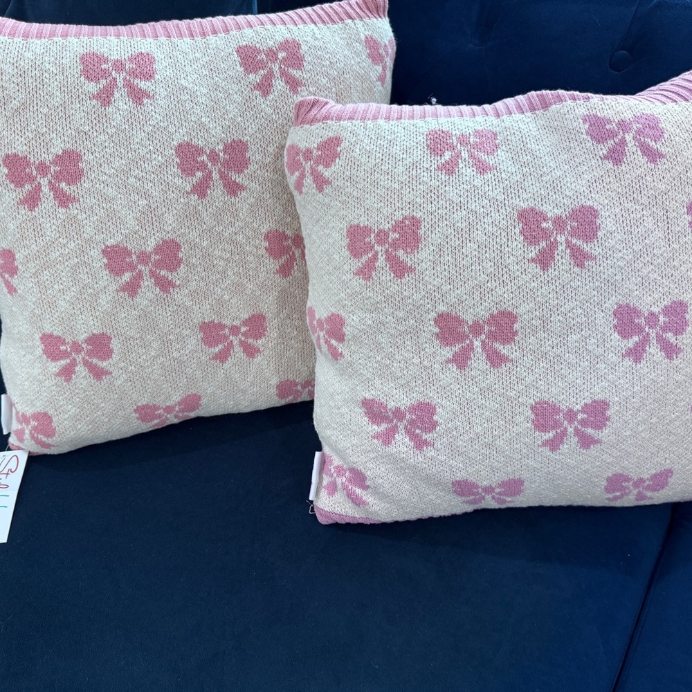 Pair of Pink Bow Pattern Decorative Throw Pillows